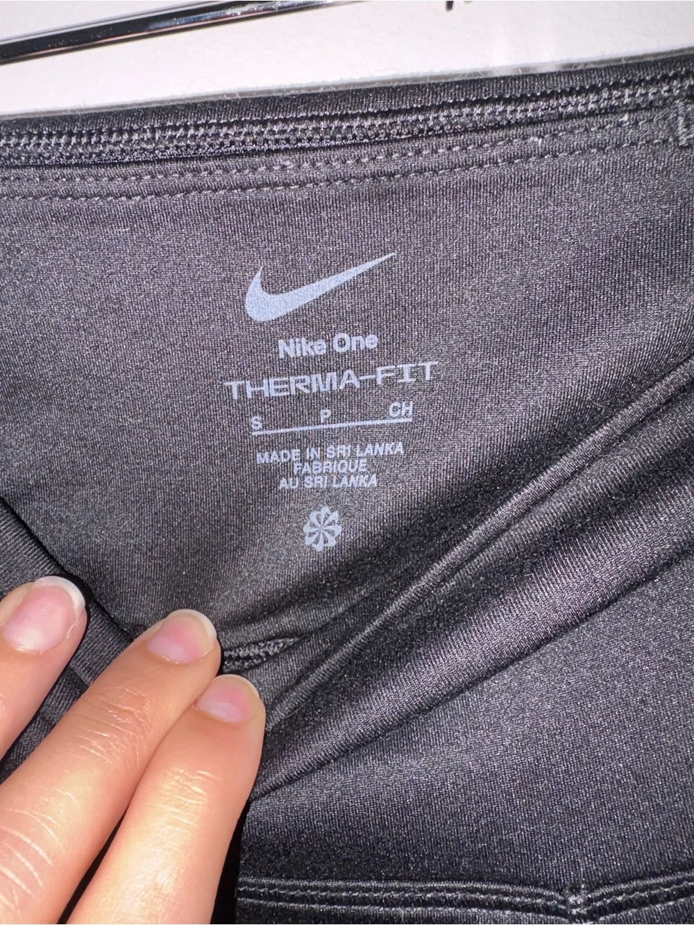 Nike sleek black